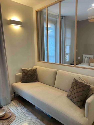 Cocooning & Cosy Apartment in Center Paris 17 - Tap to explore photos