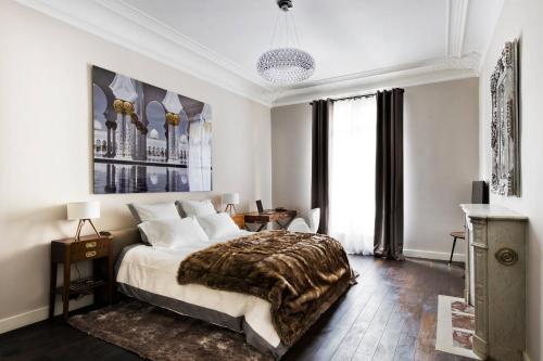 Arc de Triomphe/ Champs-Élysées