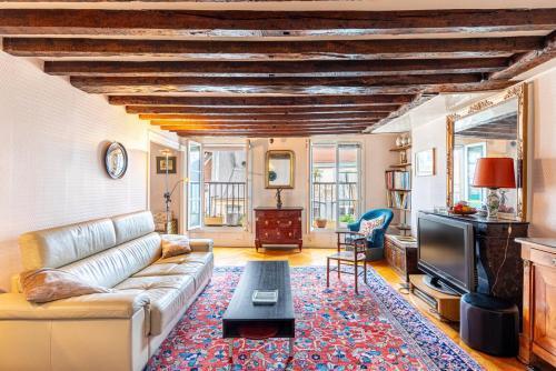 GuestReady - Parisian Bliss near the Louvre - Tap to explore photos