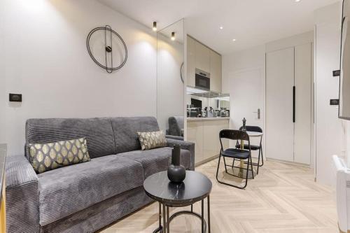 Magnifique appartement Magenta - Tap to explore photos