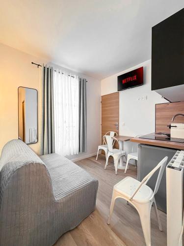 Nets Inn Apartments - Voltaire - Tap to explore photos