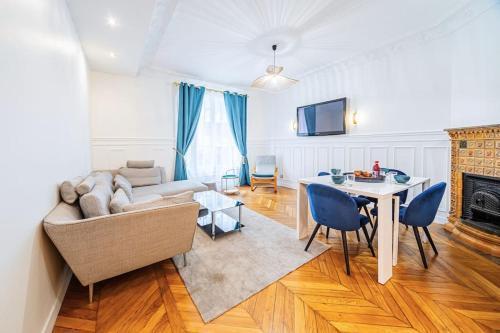Appartement Haussmannien proche Parc des Princes - Tap to explore photos