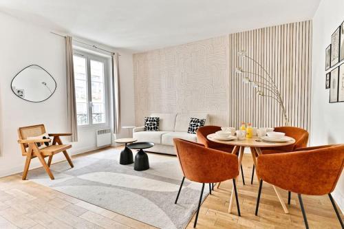 Appartement 2 pieces #TourEIffel #Invalides - II - Tap to explore photos