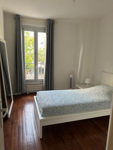 Appartement Paris 16 - Tap to explore photos