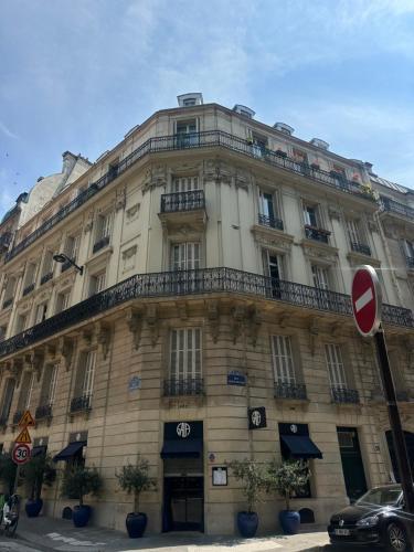 Champs Elysée Prestige Apartment