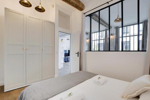 Magnifique loft 6P proche Bastille - Tap to explore photos