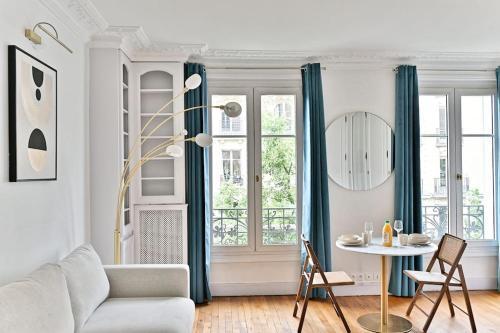Appartement Haussmannien lumineux et central - Tap to explore photos