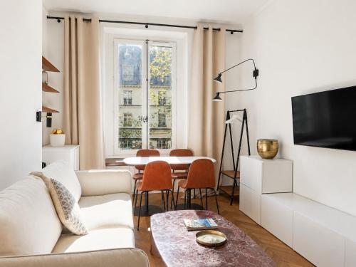 TheBlueStay 345 - Stunning Apartment in Paris 8 - Tap to explore photos