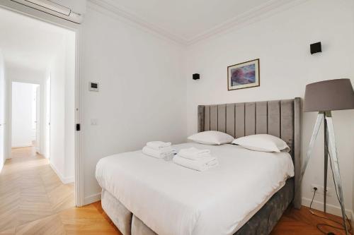 Dazzling flat - 3BD8P - Arc de Triomphe - Tap to explore photos