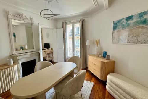 Elegant & Bright close to Canal Saint-Martin - Tap to explore photos