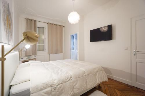Modern Duplex Close To The Eiffel Tower - Tap to explore photos