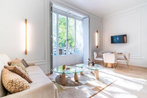 Appartement conviviale et élégant Paris 17 - Tap to explore photos