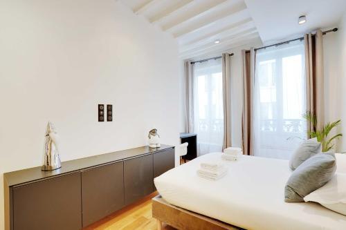 Bright & cosy apartment Palais Royal - Tap to explore photos