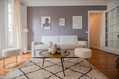 Nice Flat in Paris near Sacré Coeur - Tap to explore photos