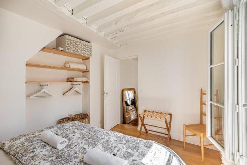 GuestReady - Apt de charme dans le centre de Paris IX - Tap to explore photos