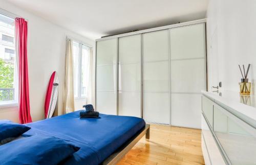 Appartement Quartier Champs-Élysées 4 Free Netflix - Tap to explore photos