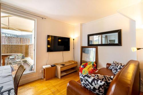 GuestReady - Magic View Montparnasse Big Terrace - Tap to explore photos