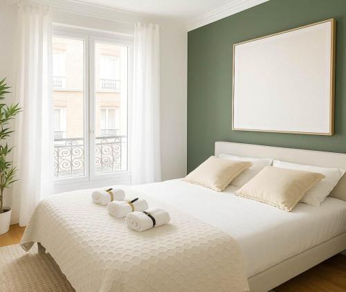 Arc de Triomphe - Premium apartment with lift for 6 - Tap to explore photos