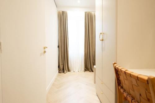 NEW Luxury & Cozy Apartment - 6p - Tap to explore photos
