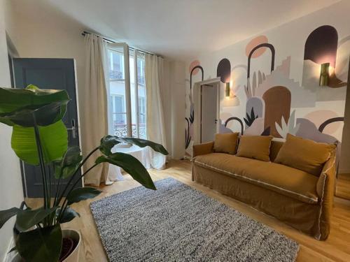 Marais - Quiet one-bedroom decorated with taste - Tap to explore photos