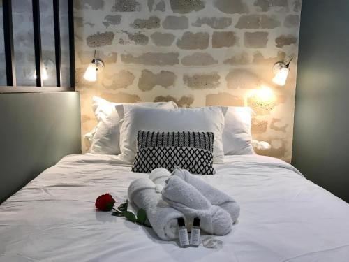 L'Atelier Dupont Paris - A Quiet Haven near Le Marais in Paris's Foodie Hub - Tap to explore photos