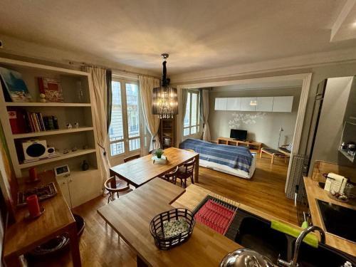 Appartement de 2 chambres au cœur de Paris - Tap to explore photos