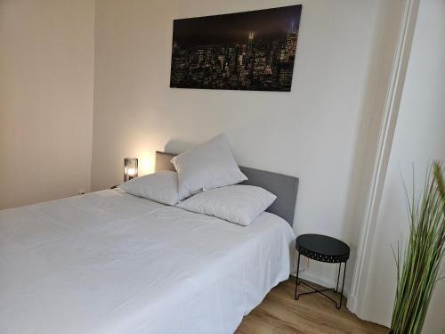 Appartement a Paris Clichy - Tap to explore photos