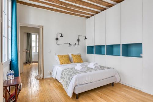Outstanding charming flat - 6 guests - Heart of Saint-Honoré - Tap to explore photos