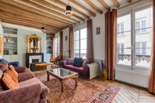 Outstanding charming flat - 6 guests - Heart of Saint-Honoré - Tap to explore photos