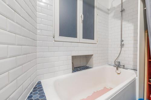 GuestReady - Appt Chic dans Le Marais - Tap to explore photos