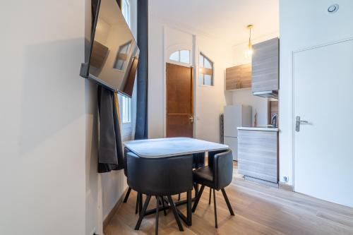 Appartement Métro Alexandre Dumas - Tap to explore photos