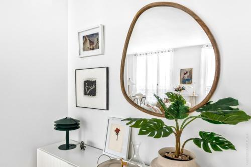 Marais - Montmorency 2bdr by B'Your Home - Tap to explore photos