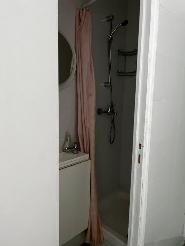 Chez Mia Paris Room Type - Double Room with Private Bathroom