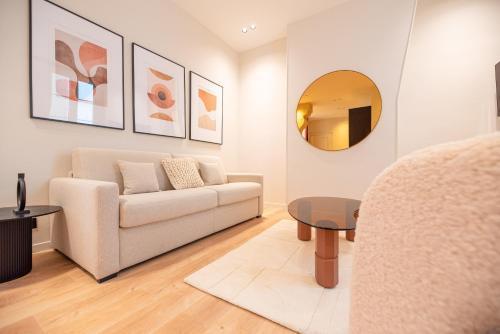 Lovely Flat in the marais - Tap to explore photos