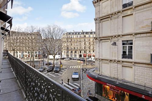 Pick A Flat's Apartments in La Madeleine-Opéra - Rue de l'Arcade - Tap to explore photos