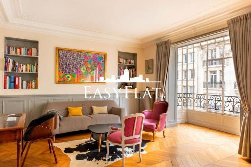 Nice 3-bedroom apartment, Passy - Trocadéro, by Easyflat - Tap to explore photos