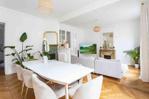 Grand appartement familial - Tap to explore photos