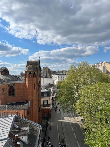 Montmartre belle vue - Tap to explore photos