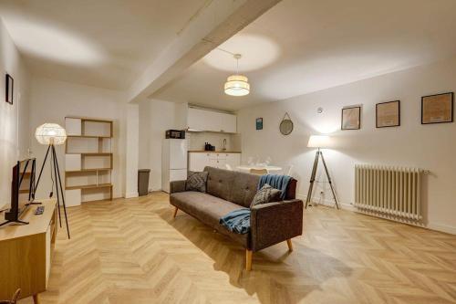 Gare Austerlitz Renovated & comfortable 8 guests - Tap to explore photos