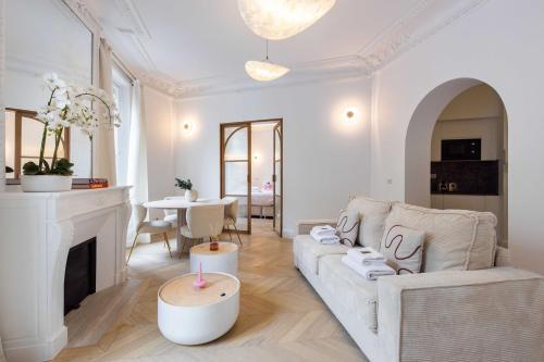 Charming flat - 2BD-6P - Eiffel Tower - Tap to explore photos