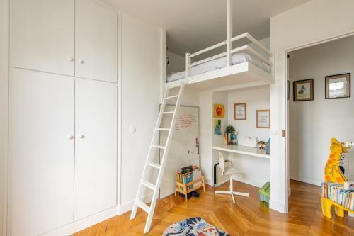 Faidherbe-Superbe duplex proche Bastille - Tap to explore photos