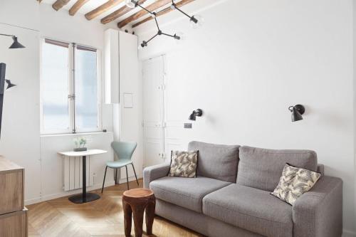 TheBlueStay 347 - Charming Studio in Paris 8 - Tap to explore photos