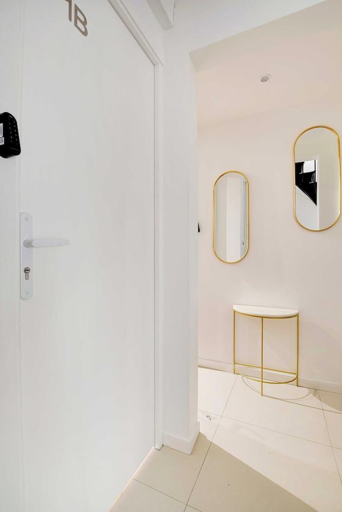 Cosy Studio for 2P With A/C - Near Montmartre - Tap to explore photos