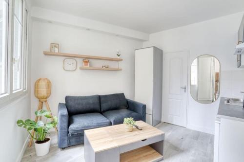 Le studio duret 1 - Tap to explore photos
