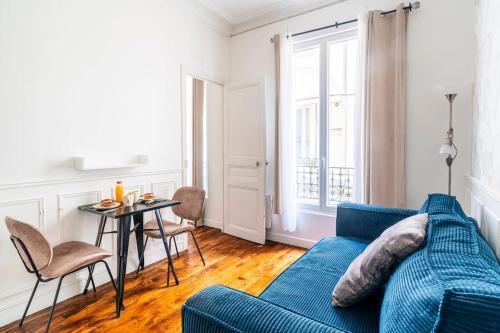 Blue 1 Bedroom #Montparnasse #Alésia - Tap to explore photos