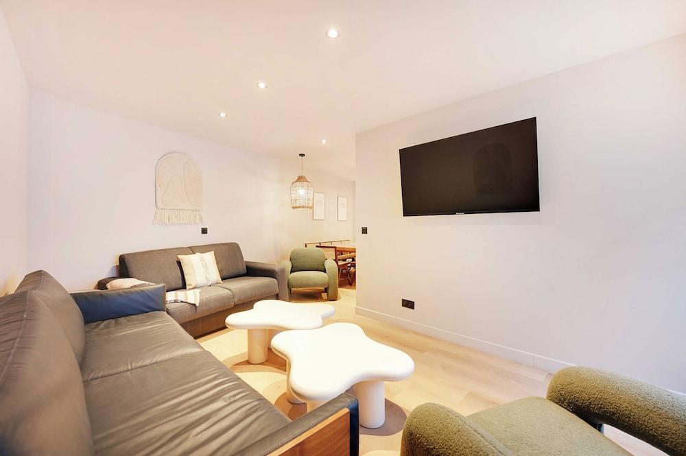 Magnificent Apt - 3bd/10p - Buttes aux Cailles - Tap to explore photos