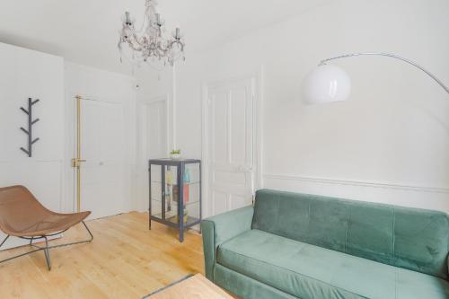 Lovely Parisian Flat - Louvre rue St Honoré - Tap to explore photos