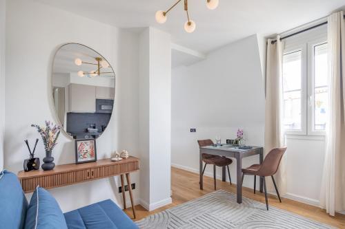 Luxurious flat in the center - Tap to explore photos