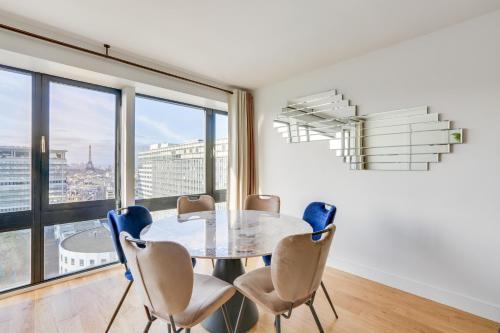 Paris luxury Apartment 75m2 with Eiffel Tower View, metro 1 min, parking - Tap to explore photos
