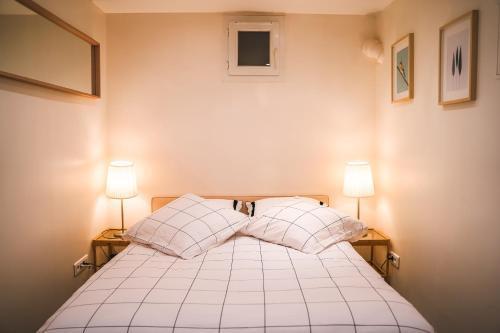 Charming souplex in Paris - Tap to explore photos